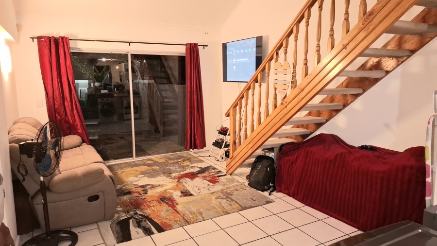 To Let 3 Bedroom Property for Rent in Thornton Western Cape